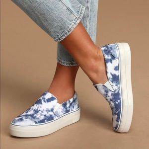 Gills-C Blue Multi Flatform Sneakers NWT